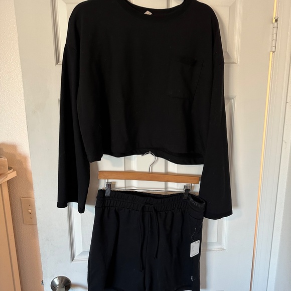 Free People Movement Sunny Set crop sweatshirt and short NWT - Picture 3 of 7
